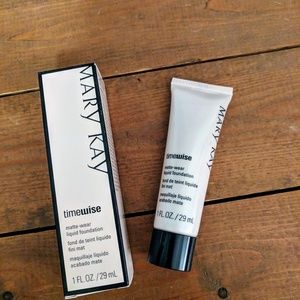 New Mary Kay Matte Liquid Foundation-Beige 2